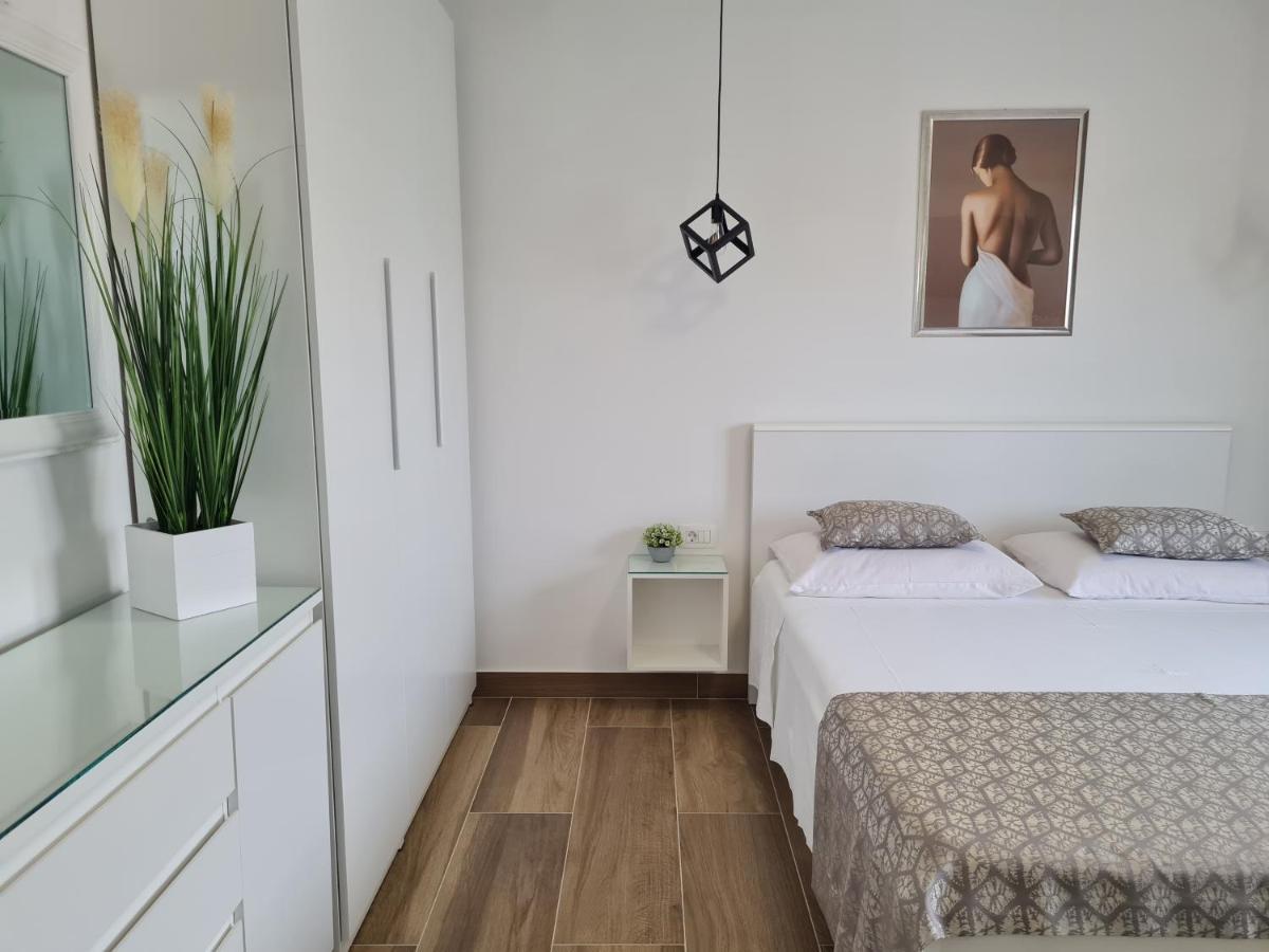 Apartments Tonka Trogir Eksteriør billede